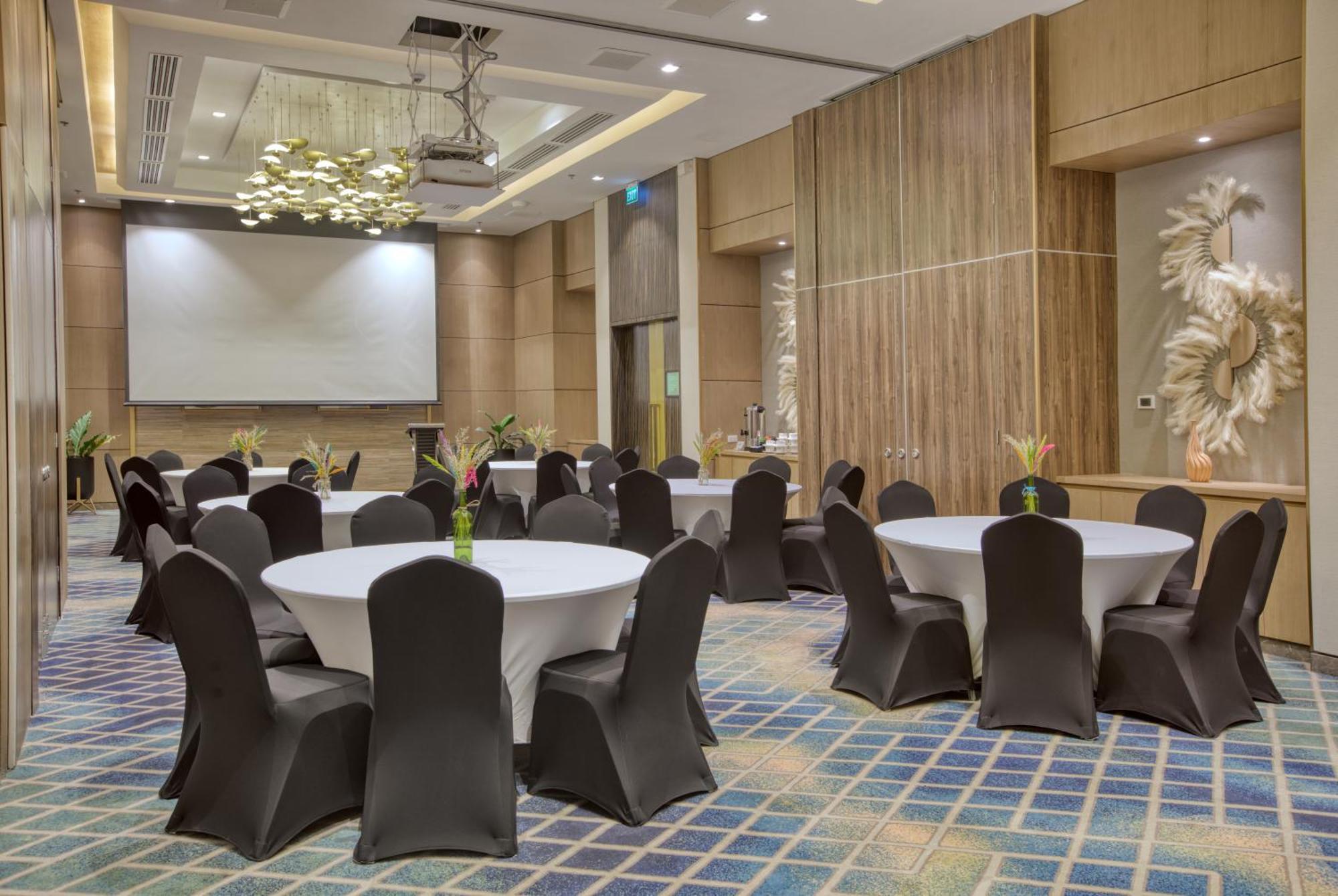 Belmont Hotel Mactan Lapu-Lapu City Exterior photo